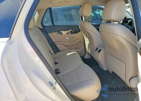 2016 Mercedes-Benz Glc 300 z USA, uszkodzony, nr VIN WDC0G4JB8GF026446